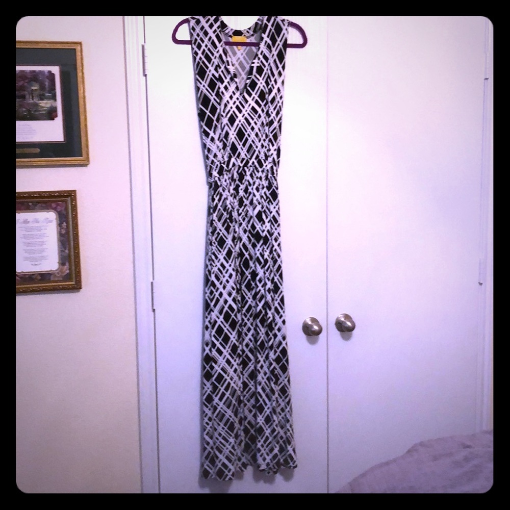 Plaid-ish black and white dress